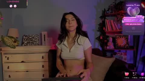 Hello I am Valentina independent Colombian model I love sensuality and pleasure welcome online show from 02.27.26