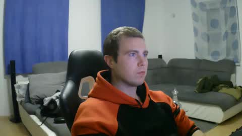 Snapshot of herbstenden chatting on 01.30.25 John Pearl online show from 01.30.25