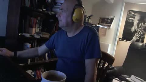 Snapshot of hermeneutika chatting on 01.09.25 mature online show from 01.09.25