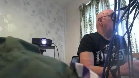 Snapshot of hermeneutika chatting on 09.30.25 mature online show from 09.30.25