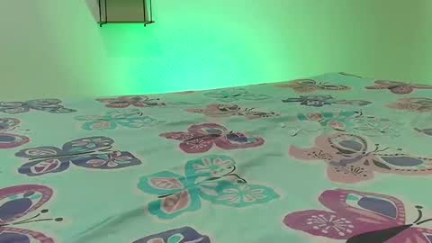 Snapshot of hermosanalgona chatting on 03.10.25 Charlotte Y Crystal online show from 03.10.25