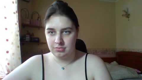 Snapshot of hess_luna_ chatting on 05.14.26 hess_luna_ online show from 05.14.26
