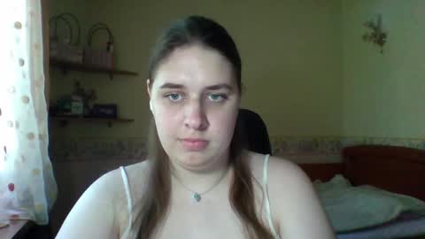 Snapshot of hess_luna_ chatting on 05.22.26 hess_luna_ online show from 05.22.26