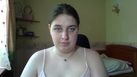 Snapshot of hess_luna_ chatting on 05.28.26 hess_luna_ online show from 05.28.26