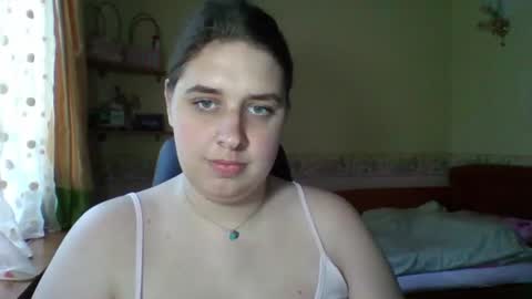 Snapshot of hess_luna_ chatting on 06.23.26 hess_luna_ online show from 06.23.26