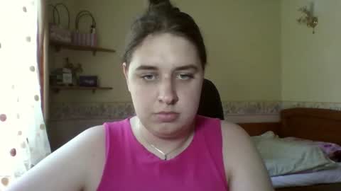 Snapshot of hess_luna_ chatting on 06.24.26 hess_luna_ online show from 06.24.26