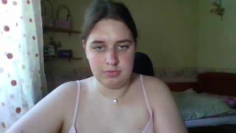 Snapshot of hess_luna_ chatting on 06.29.26 hess_luna_ online show from 06.29.26