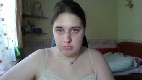 Snapshot of hess_luna_ chatting on 07.16.26 hess_luna_ online show from 07.16.26