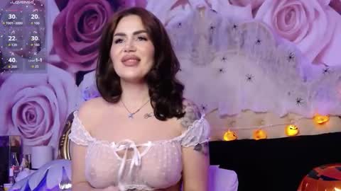 Snapshot of hessahessy chatting on 10.30.25 Hessy online show from 10.30.25