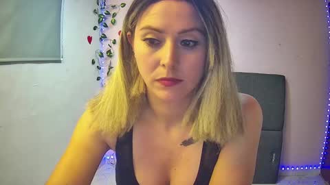 Hestesiaxx online show from 12.14.24