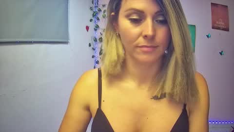 Hestesiaxx online show from 09.13.25