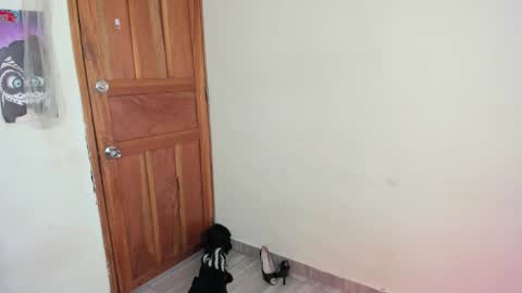 hesttia_ online show from 12.14.25