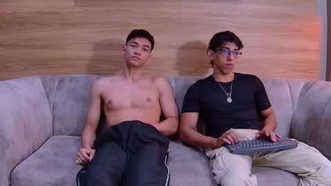 Snapshot of heteros_men chatting on 04.20.26 heteros men online show from 04.20.26