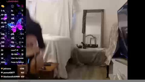 Snapshot of hevin69 chatting on 03.18.26 hevin69 online show from 03.18.26