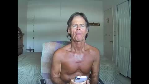 Snapshot of hewes1 chatting on 05.11.26 hewes1 online show from 05.11.26