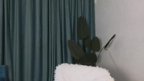 Snapshot of hey_herbal chatting on 03.01.25 Audrey online show from 03.01.25