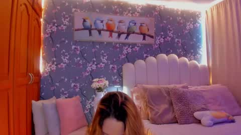Snapshot of heymartina chatting on 04.20.26 Martina Ricci Show schedule Monday to Friday 8am colombia time I work some weekends online show from 04.20.26