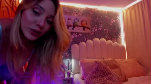 Snapshot of heymartina chatting on 05.18.26 Martina Ricci Show schedule Monday to Friday 8am colombia time I work some weekends online show from 05.18.26