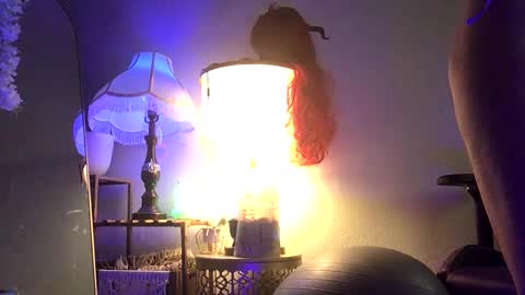 Snapshot of heynicole01 chatting on 02.04.25 FlexieFae online show from 02.04.25