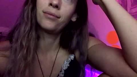 Snapshot of heynicole01 chatting on 10.07.25 FlexieFae online show from 10.07.25