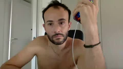 Snapshot of hhombre chatting on 06.25.26 hhombre online show from 06.25.26