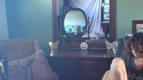 hidden_gold_milf online show from 10.16.25