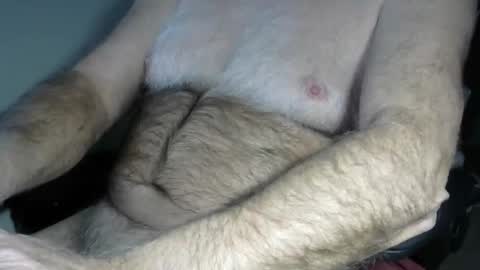 Snapshot of higgins11 chatting on 04.01.26 higgins11 online show from 04.01.26