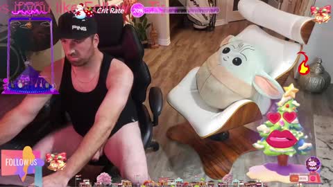 Snapshot of highclass92i chatting on 12.20.24 High4This online show from 12.20.24