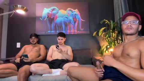 Snapshot of highlatin_guys chatting on 04.01.26 Terry and E online show from 04.01.26