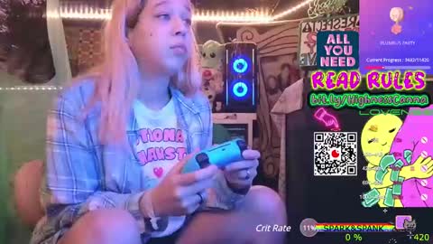 Snapshot of highnesscanna chatting on 01.10.25 HiGHNESS CANNA online show from 01.10.25