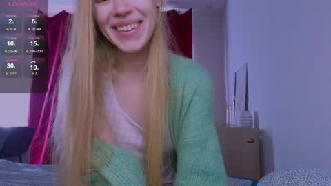Snapshot of hihi_im_chloe chatting on 04.09.26 Chloe online show from 04.09.26
