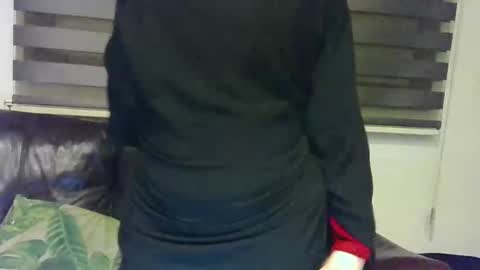 Hijabi Girls online show from 04.17.26