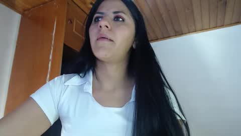 Snapshot of hilari18 chatting on 10.09.25 hilaril18 online show from 10.09.25