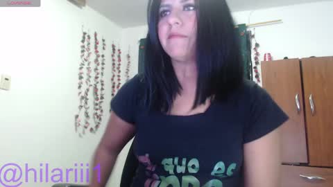 hilaril18 online show from 04.13.26