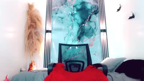 Hilary Avilan online show from 09.12.25