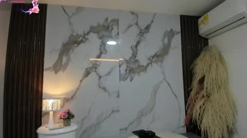 Hilary Thomsom online show from 02.18.26