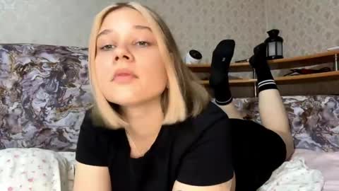 Snapshot of hildeconery chatting on 05.10.26 Julia online show from 05.10.26