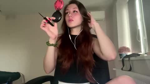 Snapshot of hildredmabray chatting on 10.16.25 Hi Im Elizabeth online show from 10.16.25