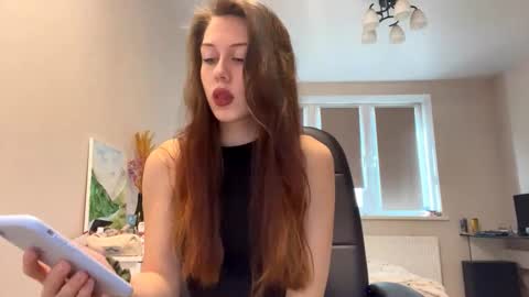 Snapshot of hildredmabray chatting on 11.17.25 Hi Im Elizabeth online show from 11.17.25