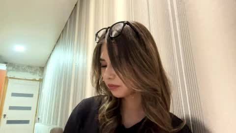 Snapshot of hilmavasudevan chatting on 03.27.26 Lia online show from 03.27.26