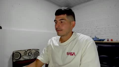 Snapshot of himoreno97 chatting on 12.11.24 Hi moreno online show from 12.11.24