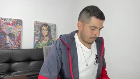 Snapshot of himoreno97 chatting on 10.20.25 Hi moreno online show from 10.20.25