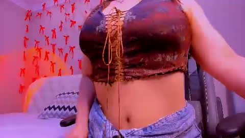 Snapshot of hinajeen chatting on 06.17.26 Sexy Hina online show from 06.17.26