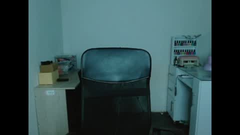 Snapshot of hinata_9 chatting on 05.18.26 0600AM-1100AM - online show from 05.18.26