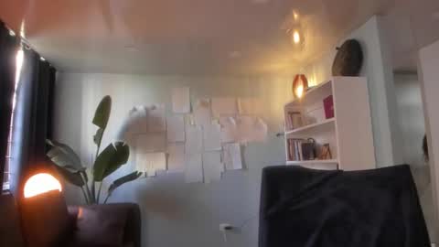 Hinnata online show from 10.19.25