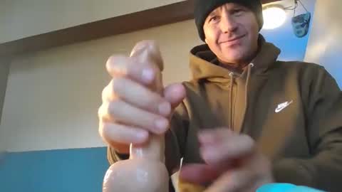 Snapshot of hippiezen chatting on 02.23.26 Hippie Jijm online show from 02.23.26