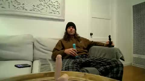 Snapshot of hippiezen chatting on 04.02.26 Hippie Jijm online show from 04.02.26