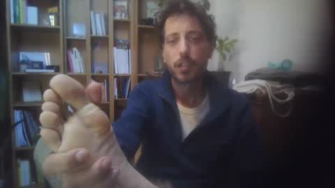 hitmenoww online show from 10.17.25