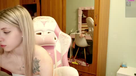 Holly online show from 01.07.25