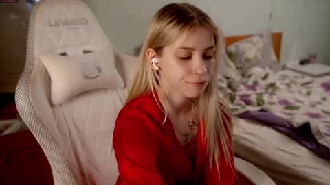 Holly online show from 03.23.26